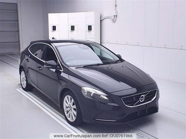 volvo v40 2013 -VOLVO--Volvo V40 MB4164T--E2097846---VOLVO--Volvo V40 MB4164T--E2097846- image 1