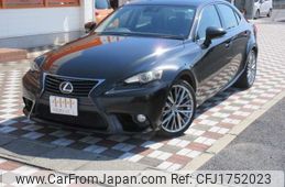 lexus is 2013 CFJ1752023