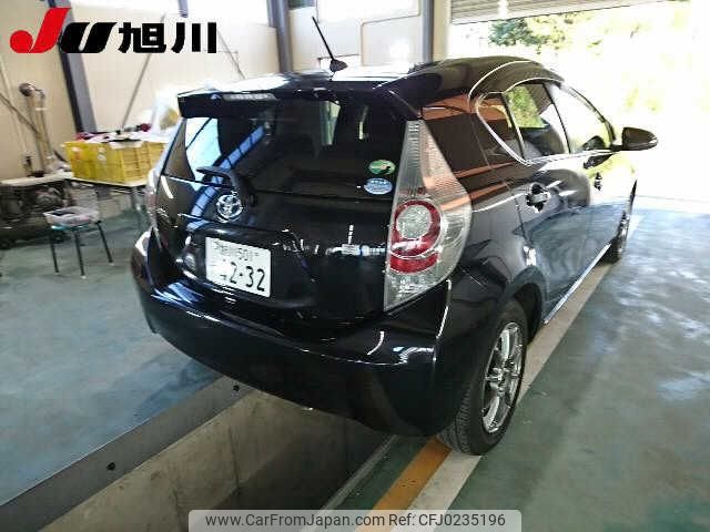 toyota aqua 2013 -TOYOTA 【旭川 501ｽ4232】--AQUA NHP10--6204160---TOYOTA 【旭川 501ｽ4232】--AQUA NHP10--6204160- image 2