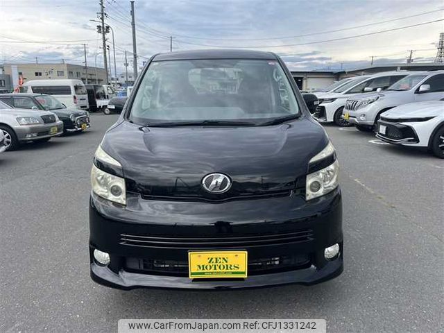toyota voxy 2008 769235-250624145333 image 1