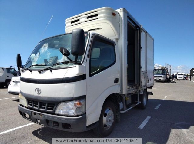 toyota dyna-truck 2005 c8ab584e5ba2b53908fed4e77bd83abd image 1