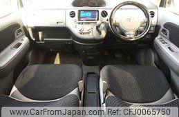 toyota sienta 2009 504928-922826