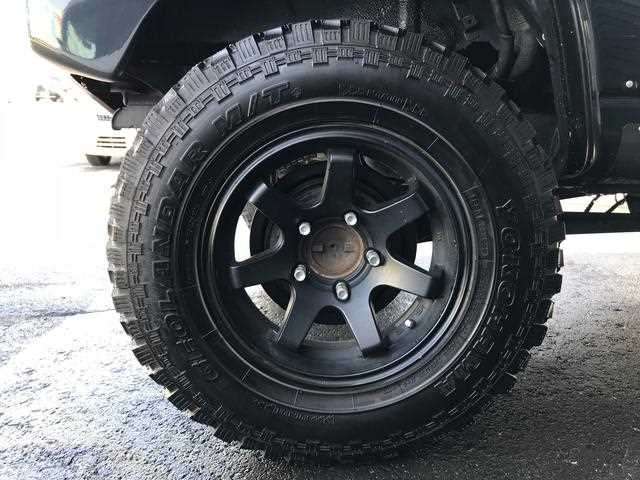 1998 Suzuki Jimny Wide GF-JB33W 4WD - Car Price $4,240