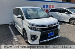 toyota voxy 2014 -TOYOTA--Voxy DBA-ZRR80W--ZRR80-0071073---TOYOTA--Voxy DBA-ZRR80W--ZRR80-0071073-