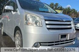 toyota noah 2007 GOO_JP_700090373030241230005