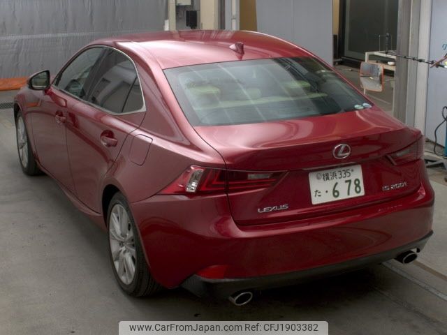 lexus is 2016 CFJ1903382 image 2