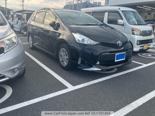 toyota prius-α 2017 CFJ1551895 image 2