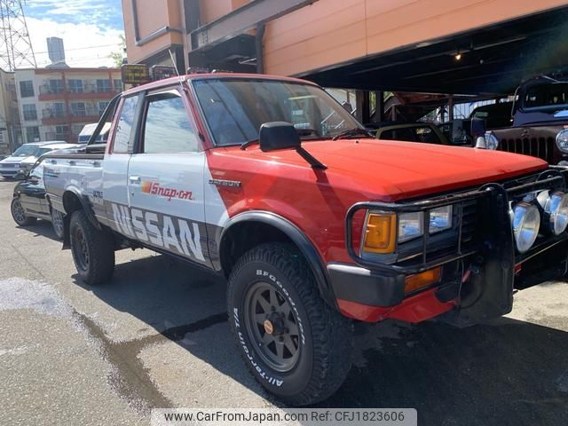 nissan dutsun-truck 1984 CFJ1823606 image 2