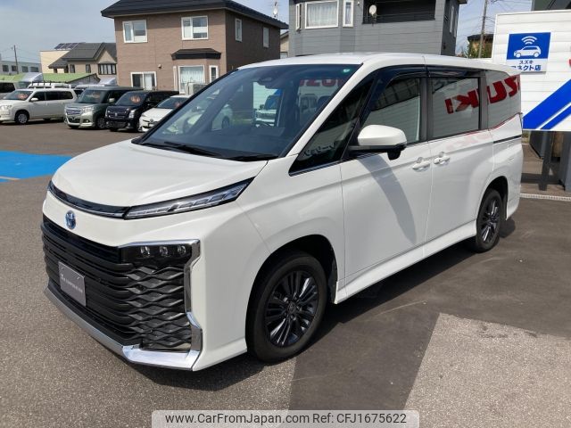toyota voxy 2023 CFJ1675622 image 1