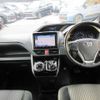 toyota voxy 2018 CFJ1827050 image 3