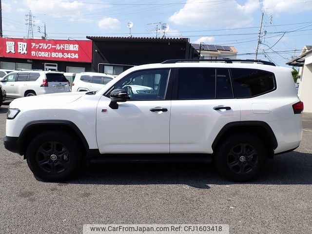toyota land-cruiser 2023 CFJ1603418 image 2