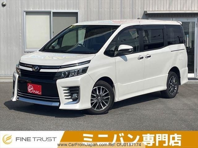 toyota voxy 2014 -TOYOTA--Voxy DBA-ZRR85W--ZRR85-0011553---TOYOTA--Voxy DBA-ZRR85W--ZRR85-0011553- image 1