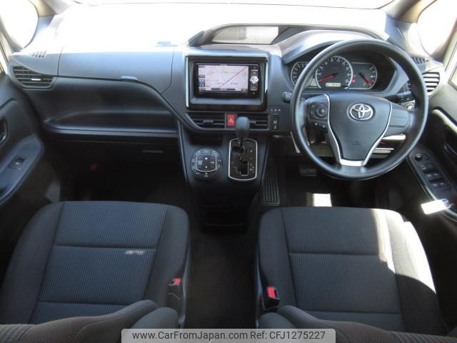 toyota voxy 2015 GOO_JP_700056043930250609002 image 2