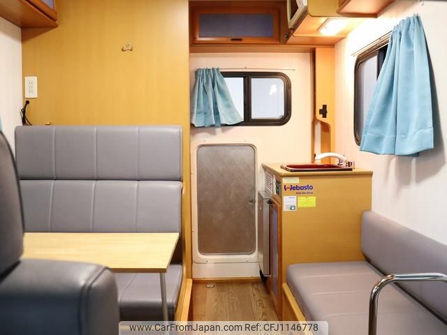 toyota grand-hiace 2002 GOO_JP_700030304130250511002 image 1