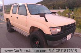 toyota hilux 2004 CFJ1817319