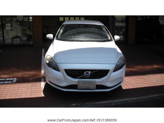 volvo v40 2015 quick_quick_MB4154T_YV1MV2920G2274476 image 1