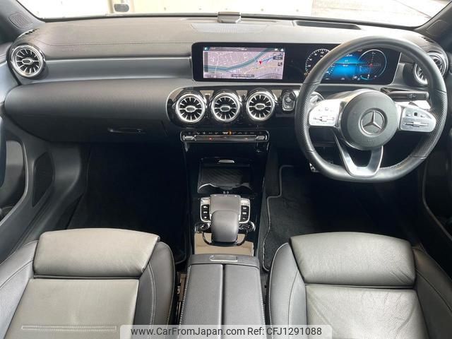 mercedes-benz a-class 2019 quick_quick_177084_WDD1770842V017269 image 2