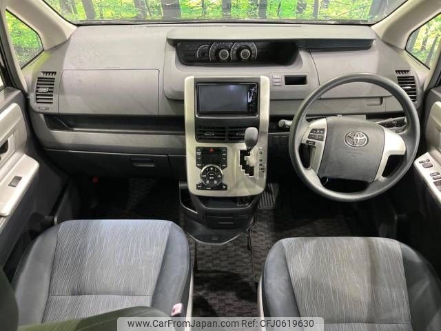 toyota noah 2011 -TOYOTA--Noah DBA-ZRR70W--ZRR70-0410491---TOYOTA--Noah DBA-ZRR70W--ZRR70-0410491- image 2