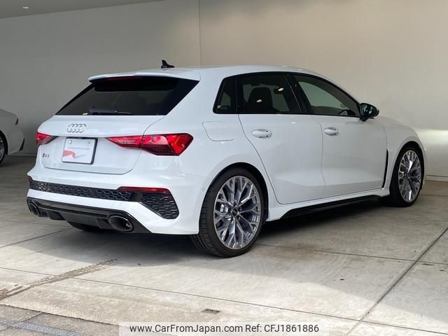 audi rs3 2023 CFJ1861886 image 2