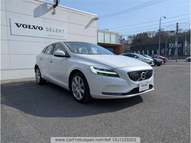 volvo v40 2019 -VOLVO--Volvo V40 DBA-MB4154T--YV1MV2920K2582837---VOLVO--Volvo V40 DBA-MB4154T--YV1MV2920K2582837- image 2
