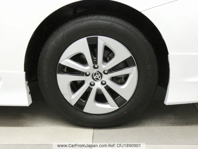 toyota prius 2016 CFJ1890901 image 2