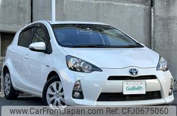 toyota aqua 2012 -TOYOTA--AQUA DAA-NHP10--NHP10-2040584---TOYOTA--AQUA DAA-NHP10--NHP10-2040584-