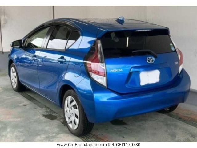 toyota aqua 2015 quick_quick_DAA-NHP10_6411474 image 2