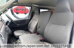 toyota regius-van 2015 504928-930731