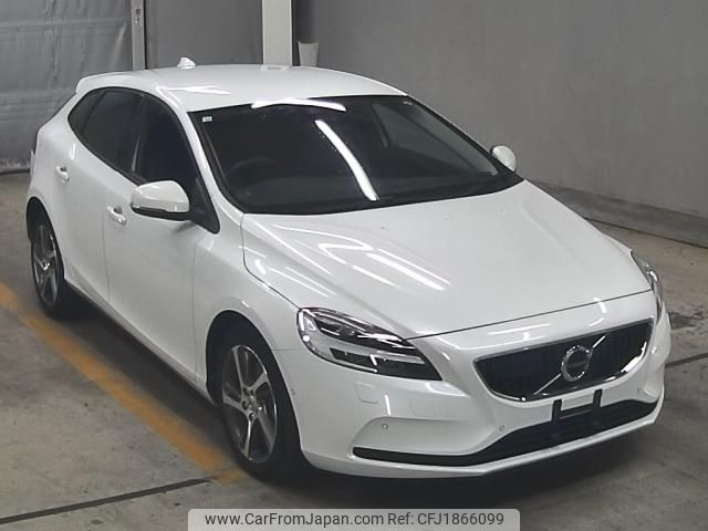 volvo v40 2016 CFJ1866099 image 1