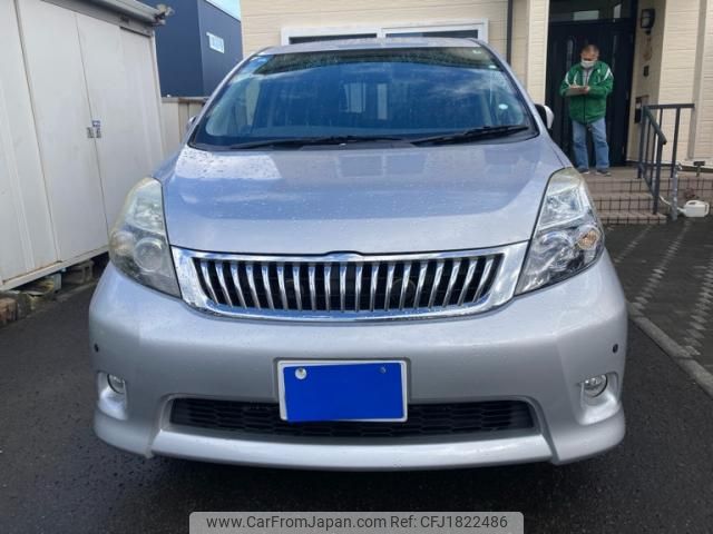 toyota isis 2013 CFJ1822486 image 2