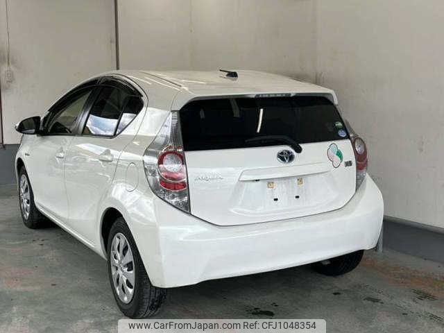 toyota aqua 2014 -TOYOTA--AQUA NHP10--6326196---TOYOTA--AQUA NHP10--6326196- image 2