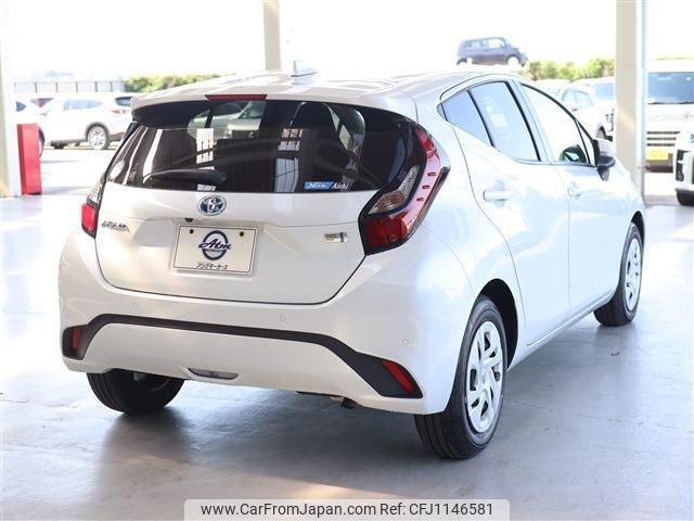 toyota aqua 2023 -TOYOTA--AQUA MXPK11--2104614---TOYOTA--AQUA MXPK11--2104614- image 2
