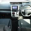 toyota noah 2012 CFJ1715754 image 2