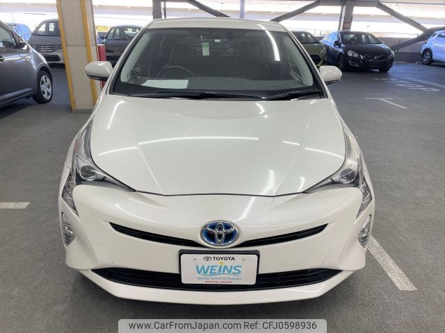 toyota prius 2016 AF-ZVW50-6012797 image 2