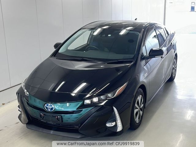 toyota prius-phv 2017 -TOYOTA--Prius PHV ZVW52-3036950---TOYOTA--Prius PHV ZVW52-3036950- image 1