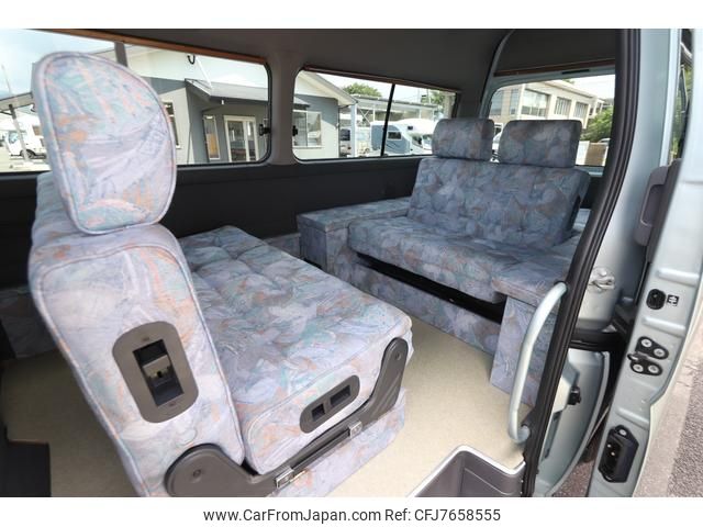 nissan-caravan-bus-2002-10918-car_c9e66fff-f97b-4b57-9239-e78632b0f0a0