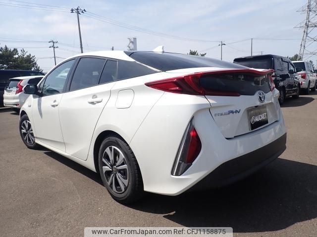 toyota prius-phv 2017 quick_quick_DLA-ZVW52_ZVW52-3010620 image 2