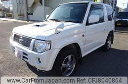 nissan kix 2012 CFJ8040864