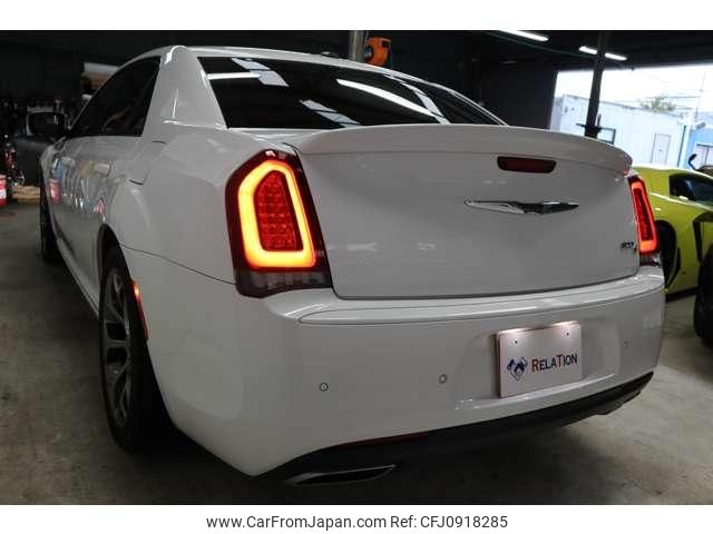 chrysler 300 2017 quick_quick_ABA-LX36_2C3CCAYG8HH548478 image 2