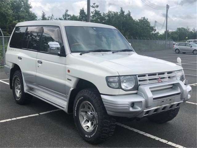 2279❣️ 金属製 三菱 パジェロ 置物 PAJERO V6 WAGON 金属製 三菱 パジェロ 置物 検索 PAJERO V6 WAGON 初代 ? 灰皿