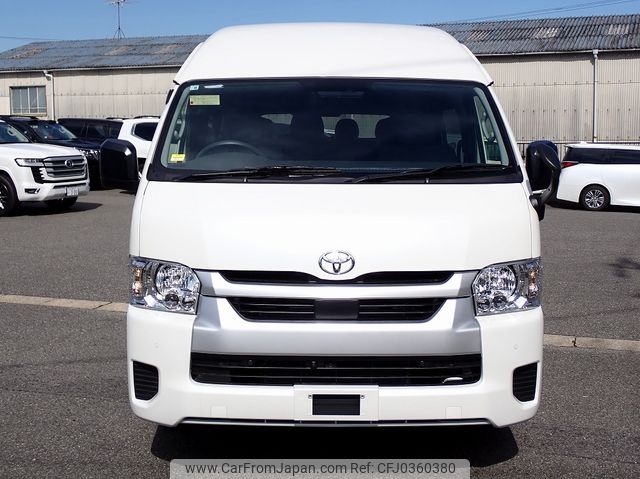 toyota hiace-commuter 2024 24121812 image 2