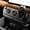 land-rover defender 2023 CFJ1848111 image 11