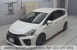 toyota prius-α 2016 CFJ1691856