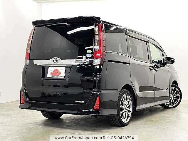 toyota noah 2014 504928-925829 image 2