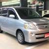 toyota noah 2005 BD30122A6692 image 3