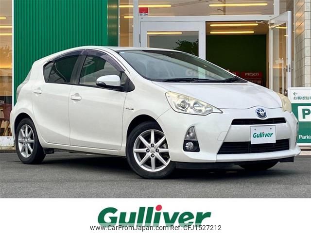 toyota aqua 2013 CFJ1527212 image 1