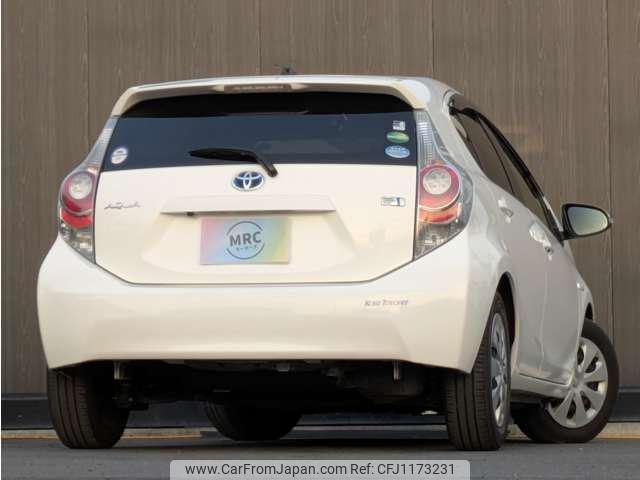 toyota aqua 2012 -TOYOTA--AQUA NHP10--6037400---TOYOTA--AQUA NHP10--6037400- image 2