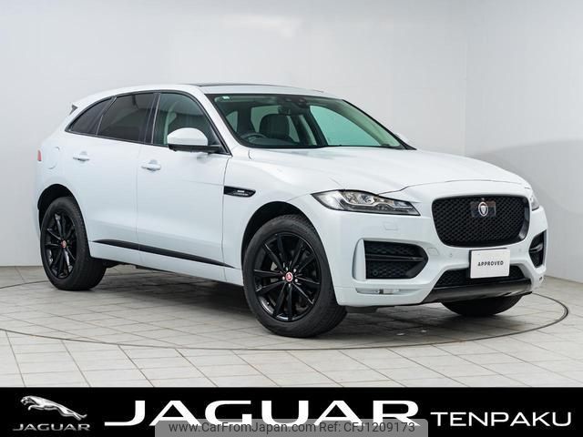 jaguar f-pace 2018 quick_quick_DC2NA_SADCA2AN8KA359579 image 1