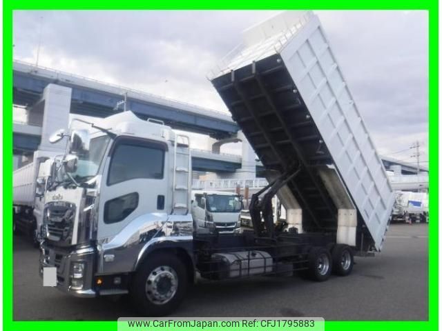 isuzu giga 2016 CFJ1795883 image 1