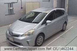toyota prius-α 2013 CFJ1462244